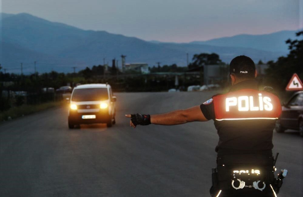 Erzincan İl Emniyet Müdürlüğü ekipleri tarafından aranan şahıslara yönelik operasyon