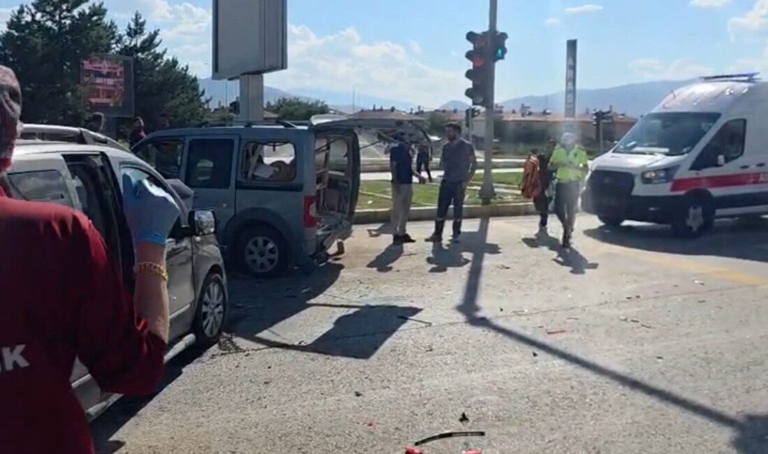 Erzincan’da, Recep Tayyip Erdoğan Bulvarı’nın Yeni Sanayi Sitesi mevkiinde iki