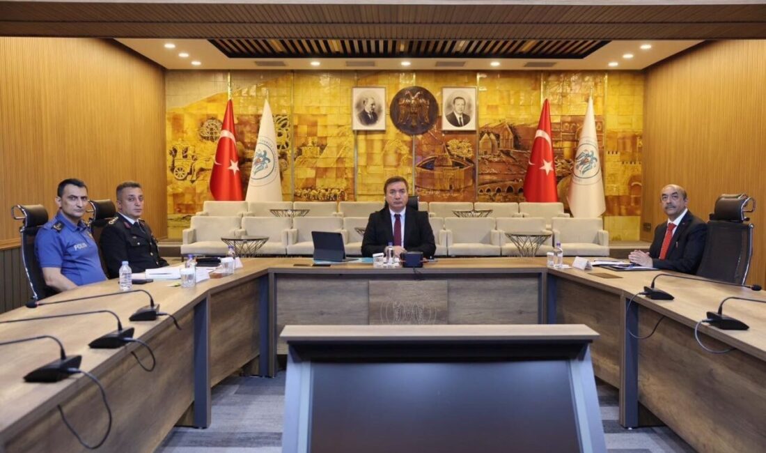 Erzincan Valisi Hamza Aydoğdu, İçişleri Bakanı Mustafa Çiftçi ve Milli