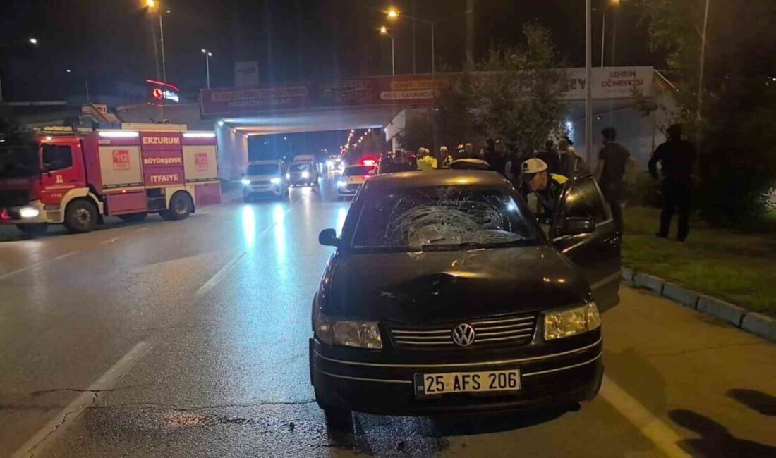 Erzurum’un Aziziye ilçesinde, geçmeye çalışırken bir otomobilin çarpması sonucu ağır