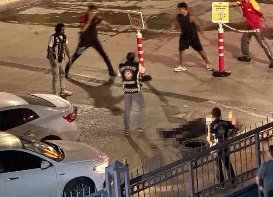 Esenyurt’ta polis ekipleri tarafından gerçekleştirilen bir uygulama sırasında durdurulan korsan