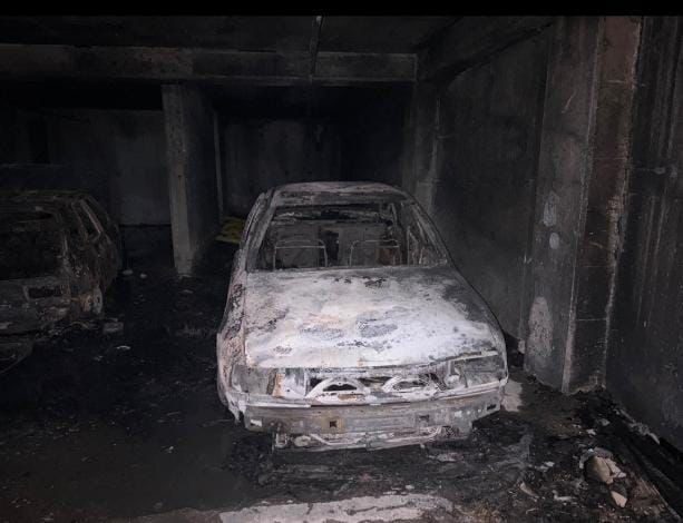 İstanbul’un Esenyurt ilçesinde bulunan bir sitedeki otoparkta başlayan yangın sonucu