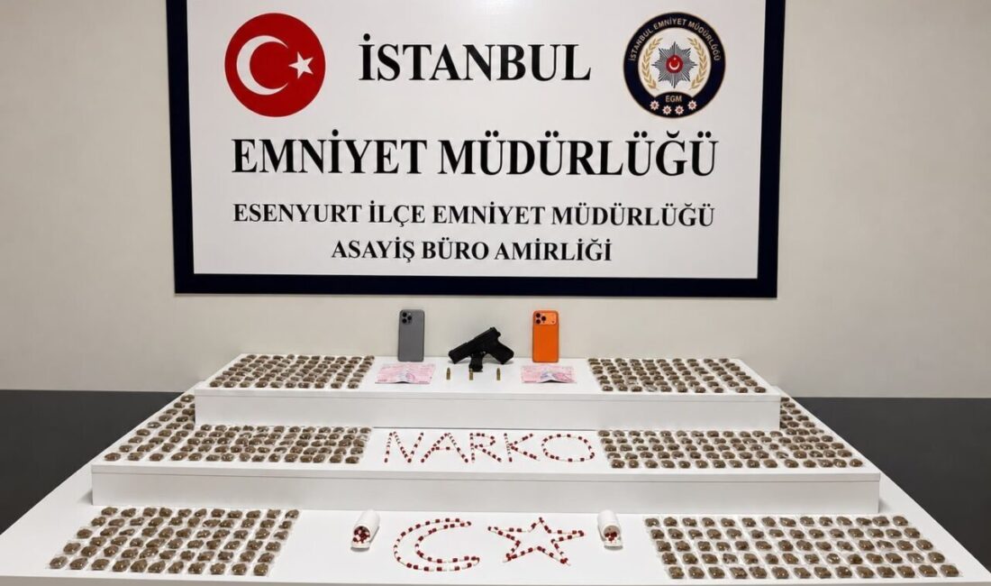 İstanbul’un Esenyurt ilçesinde park halinde bulunan bir araçta gerçekleştirilen aramada,