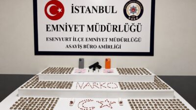 İstanbul’un Esenyurt ilçesinde park halinde bulunan bir araçta gerçekleştirilen aramada,