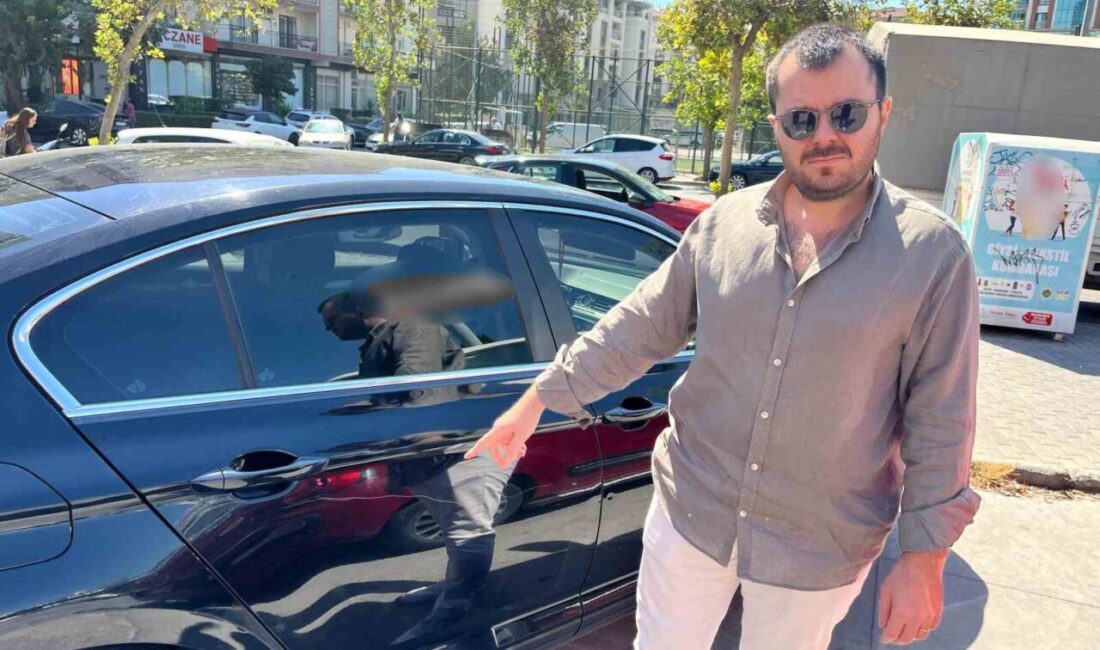 Muğla’nın Datça ilçesinde tatil yapan İzmir’li avukat Uğur Özer, aracının