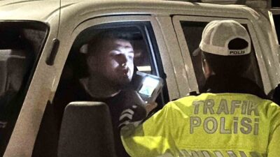 Eskişehir’de, 75. Yıl Mahallesi’nde asayiş ve trafik denetimi gerçekleştirildi. Dün