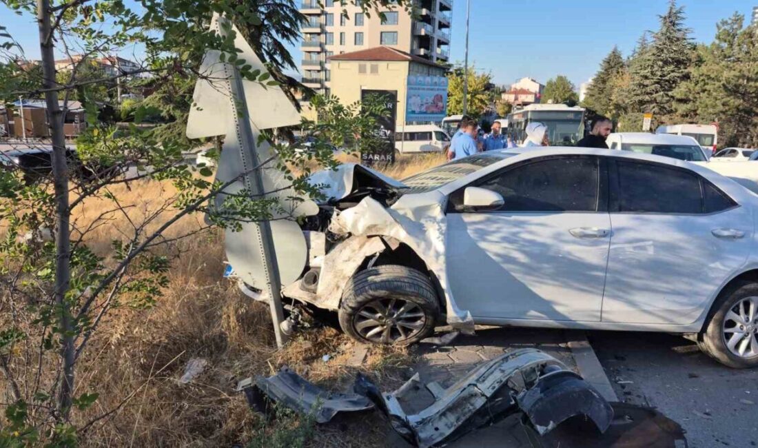 Eskişehir’de meydana gelen zincirleme trafik kazasında 4 araç karıştı ve