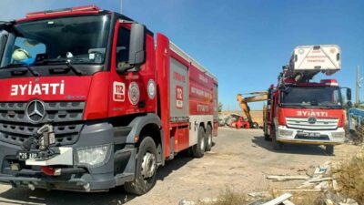 Eskişehir’deki bir geri dönüşüm tesisinde meydana gelen yangın, itfaiye ekiplerinin