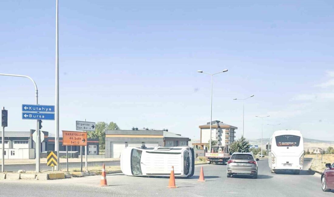 Eskişehir’de meydana gelen trafik kazasında SUV tipi araç ile hafif