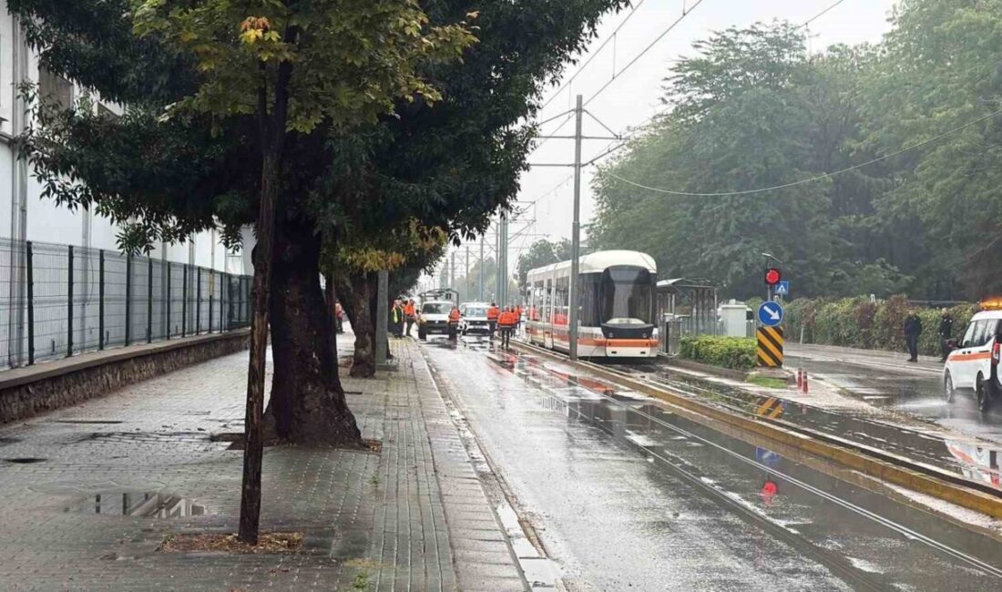 Eskişehir’de bugün sabah saatlerinde tramvay hattının katener sisteminde meydana gelen