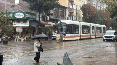 Eskişehir genelinde ve özellikle kent merkezinde dün gece başlayan şiddetli