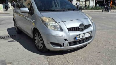 Eskişehir’de bir trafik kazası meydana geldi ve motosiklet sürücüsü yaralandı.