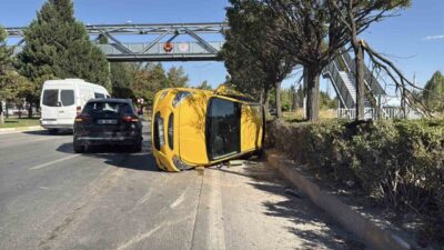 Eskişehir’de meydana gelen trafik kazasında ticari taksi ile SUV aracın