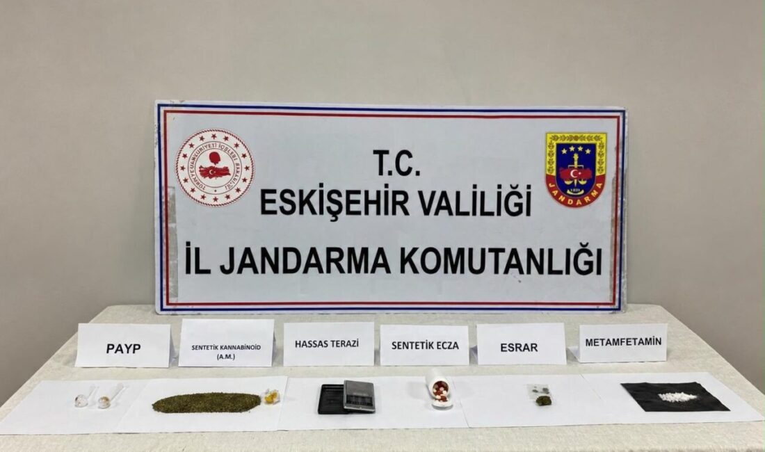Eskişehir ilinde gerçekleştirilen uyuşturucu operasyonunda 1 şüpheli tutuklandı. Eskişehir Cumhuriyet