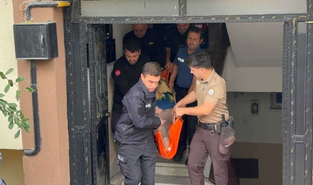 Karabük’te yaşanan olayda, Cumhuriyet Mahallesi’nde bulunan bir apartman dairesinde yaşayan