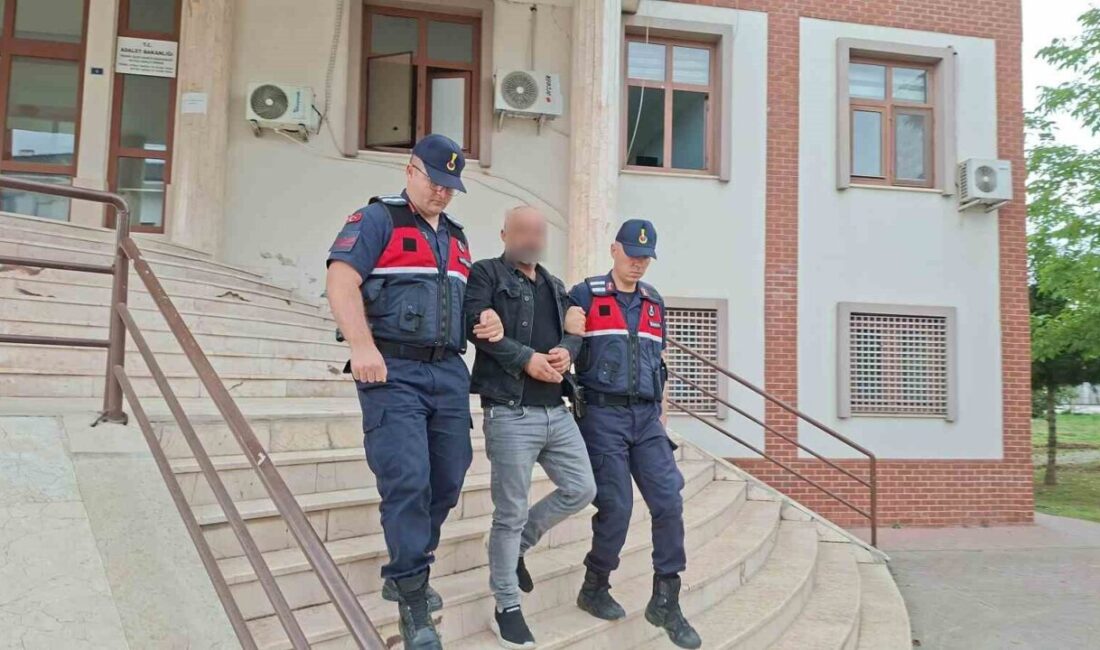 Sakarya’nın Akyazı ilçesinde, evinde 295 gram metamfetamin bulunduğu gerekçesiyle gözaltına