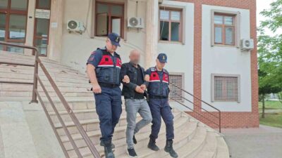 Sakarya’nın Akyazı ilçesinde, evinde 295 gram metamfetamin bulunduğu gerekçesiyle gözaltına