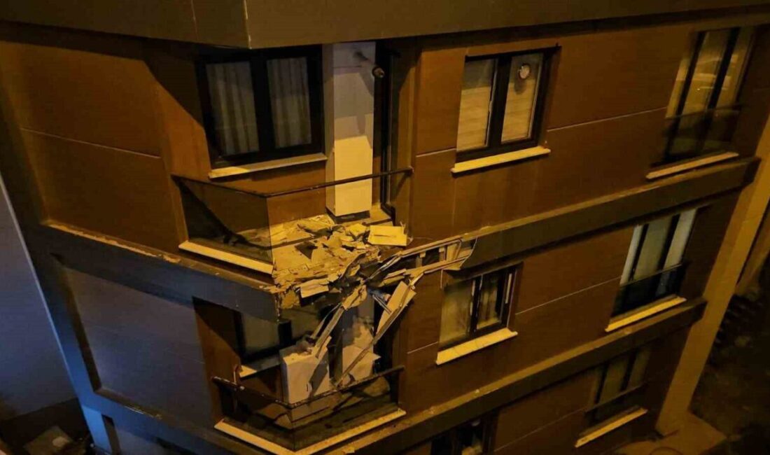Eyüpsultan’da alkollü olduğu iddia edilen bir sürücü, otomobilini kontrolsüz bir