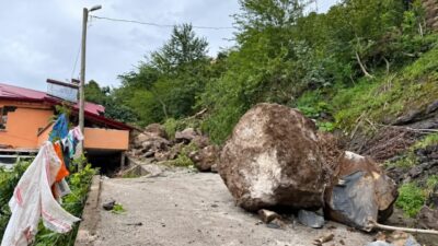 Trabzon’un Beşikdüzü ilçesinde meydana gelen şiddetli yağışlar sonrasında gerçekleşen heyelan