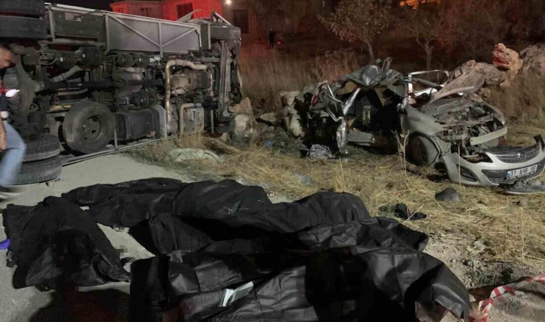 Gaziantep Vali Yardımcısı İlker Eker, Acaroba Mahallesi’nde gerçekleşen trafik kazasına