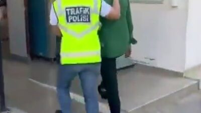 Gaziantep şehrinde trafikte drift yaparak ve konvoy oluşturarak yolu kapatmaya