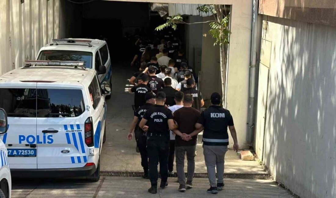 Gaziantep’te, organize suç örgütlerine yönelik gerçekleştirilen “Sokaklar Güvende” operasyonunda 28