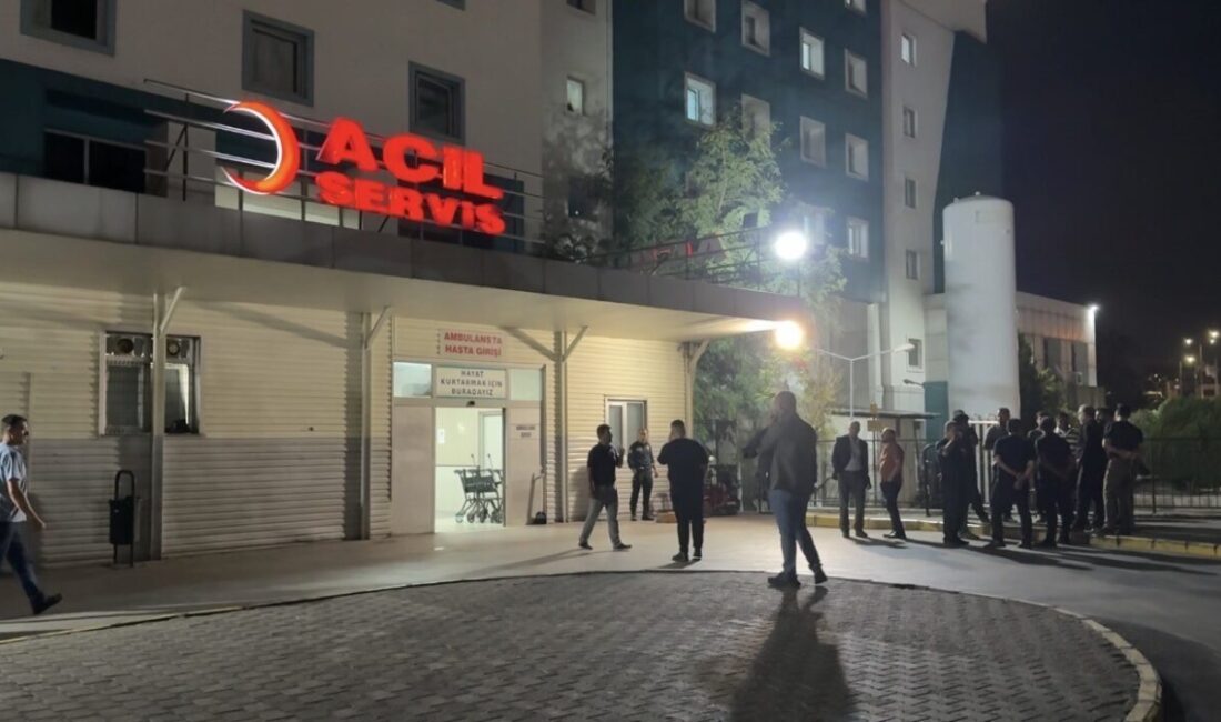 Gaziantep’in Nurdağı ilçesinde meydana gelen trafik kazasında yolcu otobüsü ile