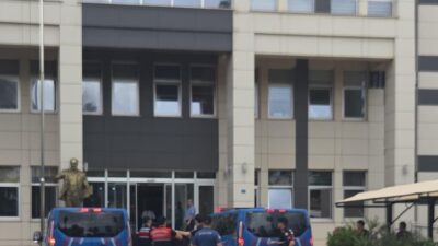 Antalya’nın Gazipaşa ilçesinde yaşanan olayda bir polis memuru ve bir