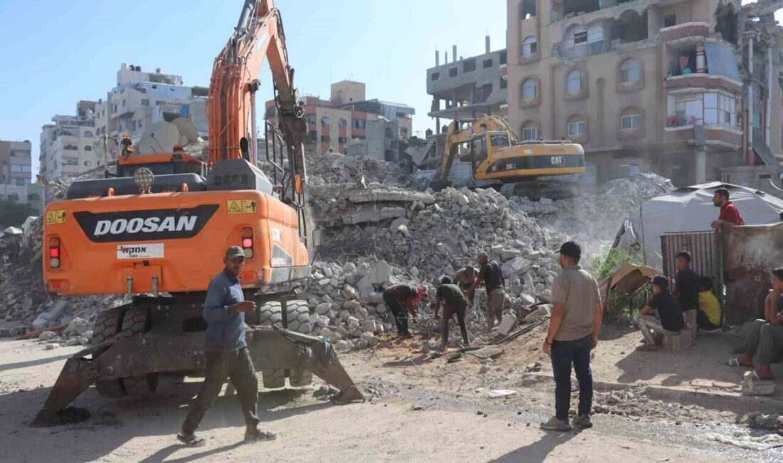 Gazze’de dün çöken 7 katlı binanın enkazında kurtarma ekipleri, ikinci