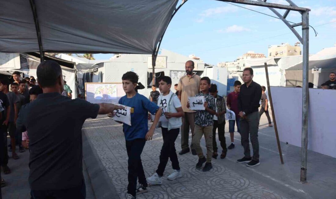 Gazze Şeridi’nde İsrail’in saldırıları nedeniyle 3 yıl aradan sonra okula