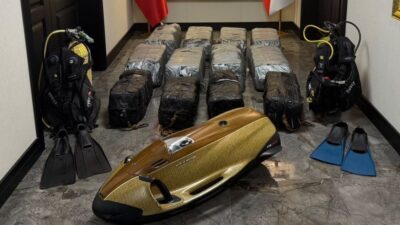 Mersin Limanı’na yanaşan uluslararası bir gemiye düzenlenen operasyonda, su altında
