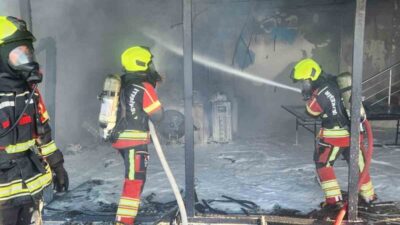 Gömeç ilçesindeki bir sitede meydana gelen yangın, itfaiye ekiplerinin hızlı