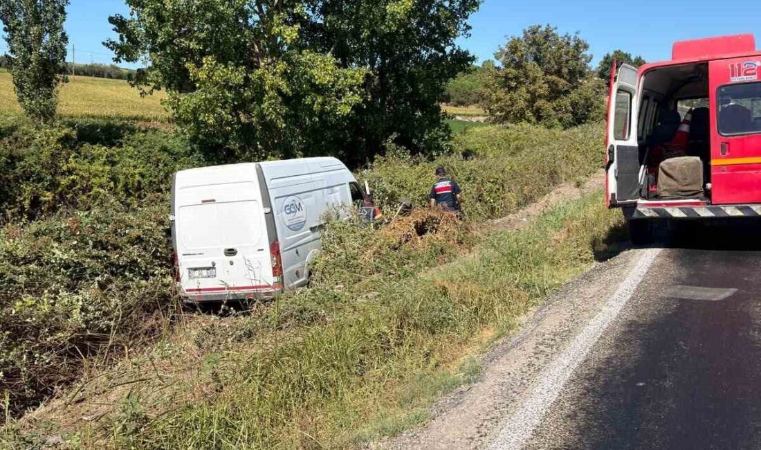 Balıkesir’in Gönen ilçesinde, sürücüsü direksiyon hakimiyetini kaybeden bir panelvan aracın