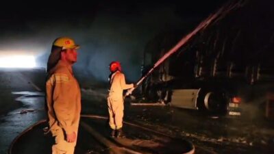 Gülek Tüneli’nde seyir halindeki bir tırda çıkan yangın, Adana-Pozantı Otoyolu