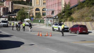 Gümüşhane’nin Bağlarbaşı Mahallesi’nde bir otomobilin çarpması sonucu ağır yaralanan 64