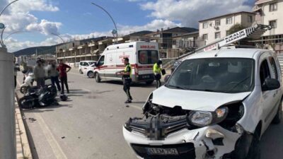 Kocaeli’nin Körfez ilçesinde gerçekleşen trafik kazasında, motosiklet ile hafif ticari