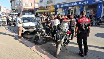 Eskişehir’de bir yunus polisi, hafif ticari aracın arkadan çarpması sonucu
