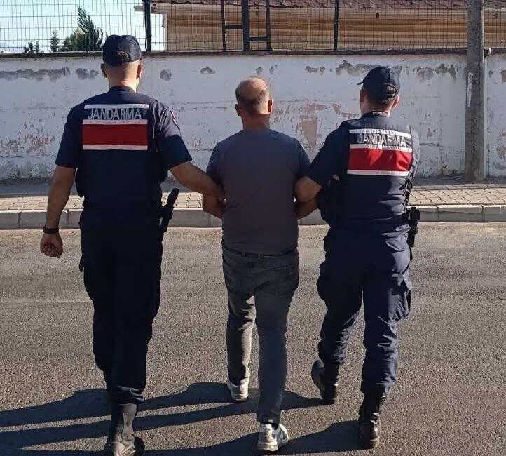 Nazilli ilçesinde 28 yıl 5 ay hapis cezasıyla aranan bir