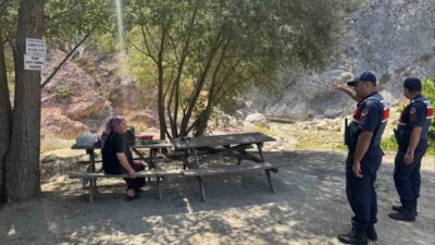Harmankaya Kanyonu Tabiat Parkı’nda bilgilendirme çalışması yapıldı. Yenipazar İlçe Jandarma