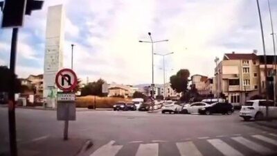 Bursa’da bir otomobil, Osmangazi ilçesi Akpınar Mahallesi Kavaklı Caddesi’nde hatalı