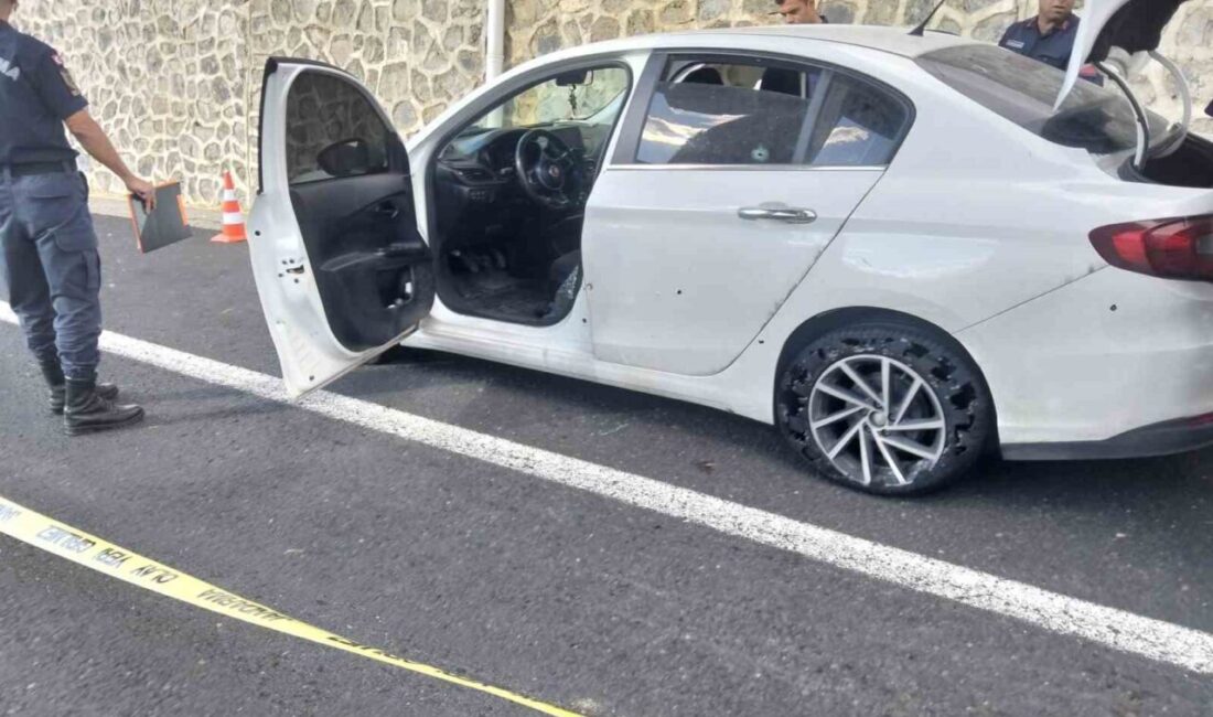Tekirdağ’ın Hayrabolu ilçesinde seyir halindeki bir araca yapılan silahlı saldırı