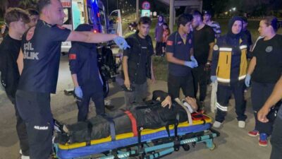 Samsun’un İlkadım ilçesinde meydana gelen zincirleme trafik kazasında bir otomobil