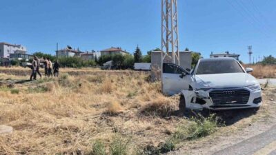 Eskişehir’de meydana gelen trafik kazasında, 2 aracın çarpışması sonucunda 5