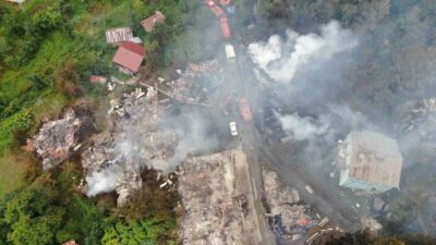 Kastamonu’nun İnebolu ilçesine bağlı Deresökü köyünde meydana gelen yangında 11