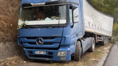 Bursa’nın İnegöl ilçesinde meydana gelen bir trafik kazasında, yağışın neden