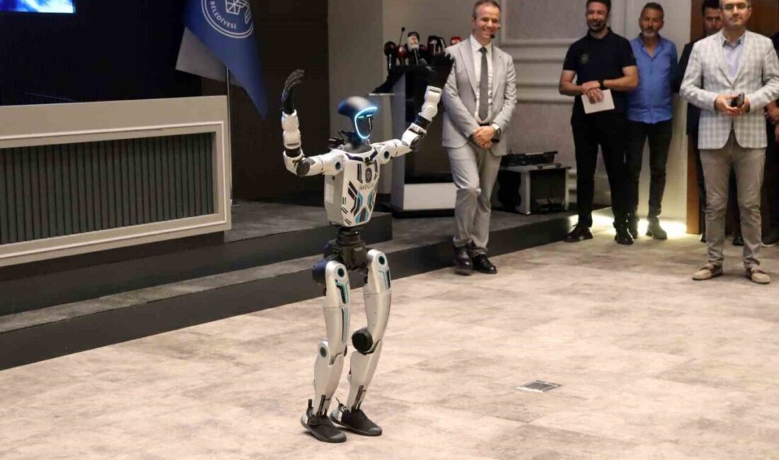 Melikgazi Belediyesi, “MEGA” adını taşıyan insansı bir robota ev sahipliği