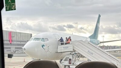 İran menşeli Caspian Airlines’a ait bir yolcu uçağı, şirketin borçları