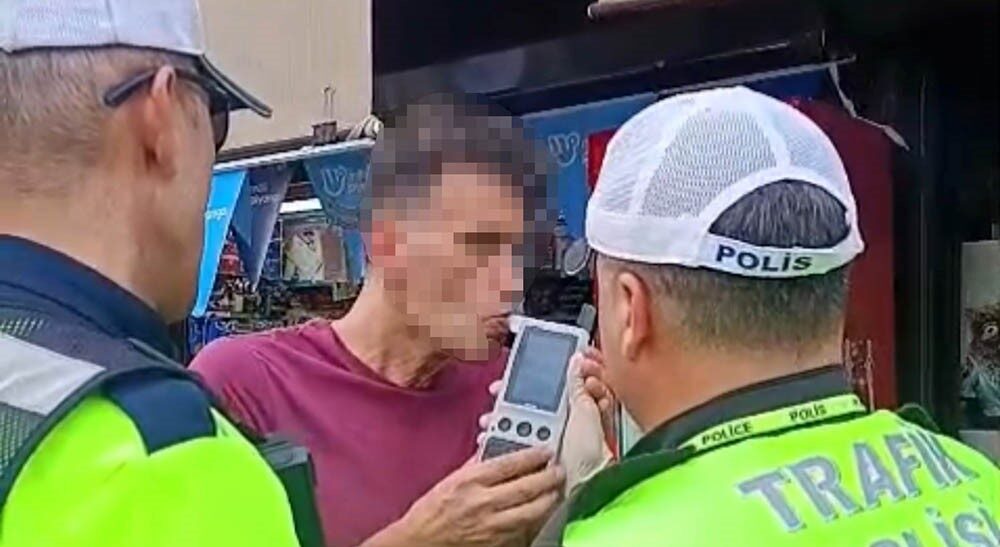 Edirne’de, trafiğe kapatılan Saraçlar Caddesi’nde meydana gelen olayda, bir sürücü