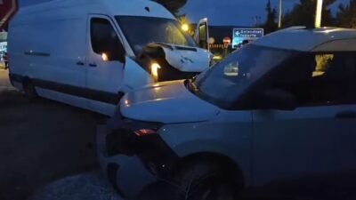 Yalvaç ilçesinde ticari bir araçla hafif ticari aracın çarpışması sonucunda