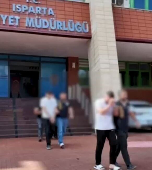 Beş şüphelinin, Isparta’da internet sitesi üzerinden sahte araç kiralama yönlendirmesi